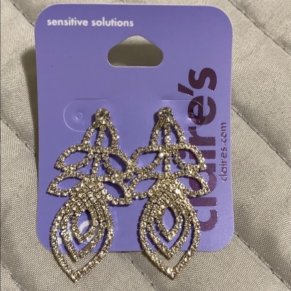 NWT Claire’s earrings - Picture 1 of 3